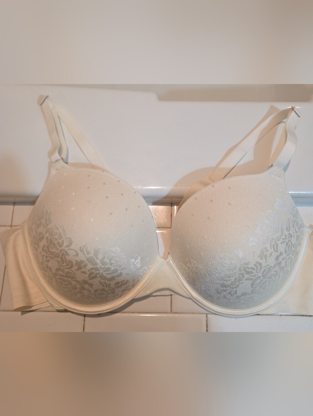 Secret Treasures Heavy Padded Bra Lace Overlay Cream Women’s Size 40C ST382
